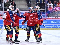 Čakali dlhých 14 rokov: Pardubice po dráme dobyli pevnosť Třinca a oslavujú majstrovský titul