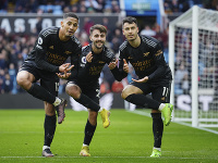 VIDEO Nešťastný vlastný gól ukončil trápenie Arsenalu, City šokujúco zakoplo v Nottinghame