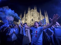 VIDEO veľkolepých osláv v Neapole: Grazie, campioni! Božský Diego roní z neba slzy radosti