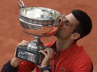 VIDEO Novak Djokovič na Roland Garros prepísal históriu! Rekordný titul pre srbského velikána