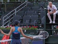 VIDEO Tenistka v slzách vzdala zápas, Maďari ju vysmiali: Čo vyvádzaš? Prečo to robíš?