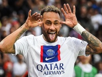 VIDEO Neymar oficiálne spečatil svoju budúcnosť: Som tu, pozdravil z nového pôsobiska