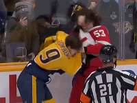 VIDEO Emócie vrú, najlepší nie sú výnimkou: Parádna bitka, v NHL lietali päste dvoch hviezd!