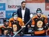 Uprostred tréner HK Dukla