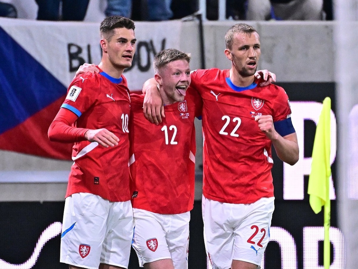自宅のチェコのサッカー選手の質の高いパフォーマンス：スムーズな勝利と維持されたクリーンアカウント