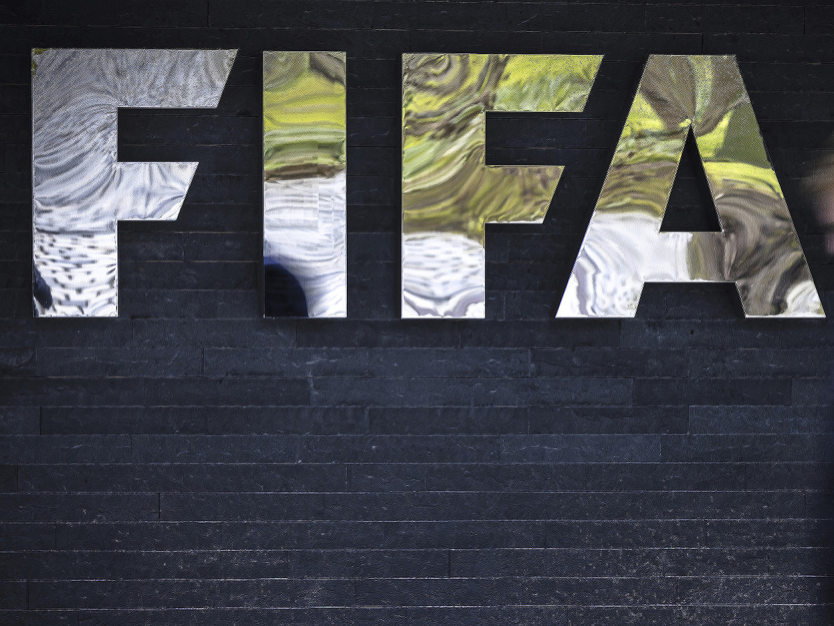 FIFAは国際的な恥のためにキャロルしています：ワールドカップクラブのあくびの空虚なスタジアムはいますか？