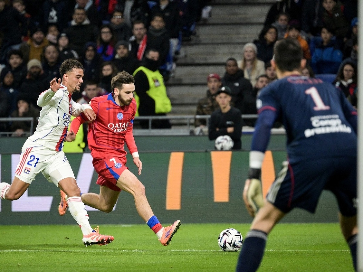 Lyon Defeat PSG in Last-Second Thriller