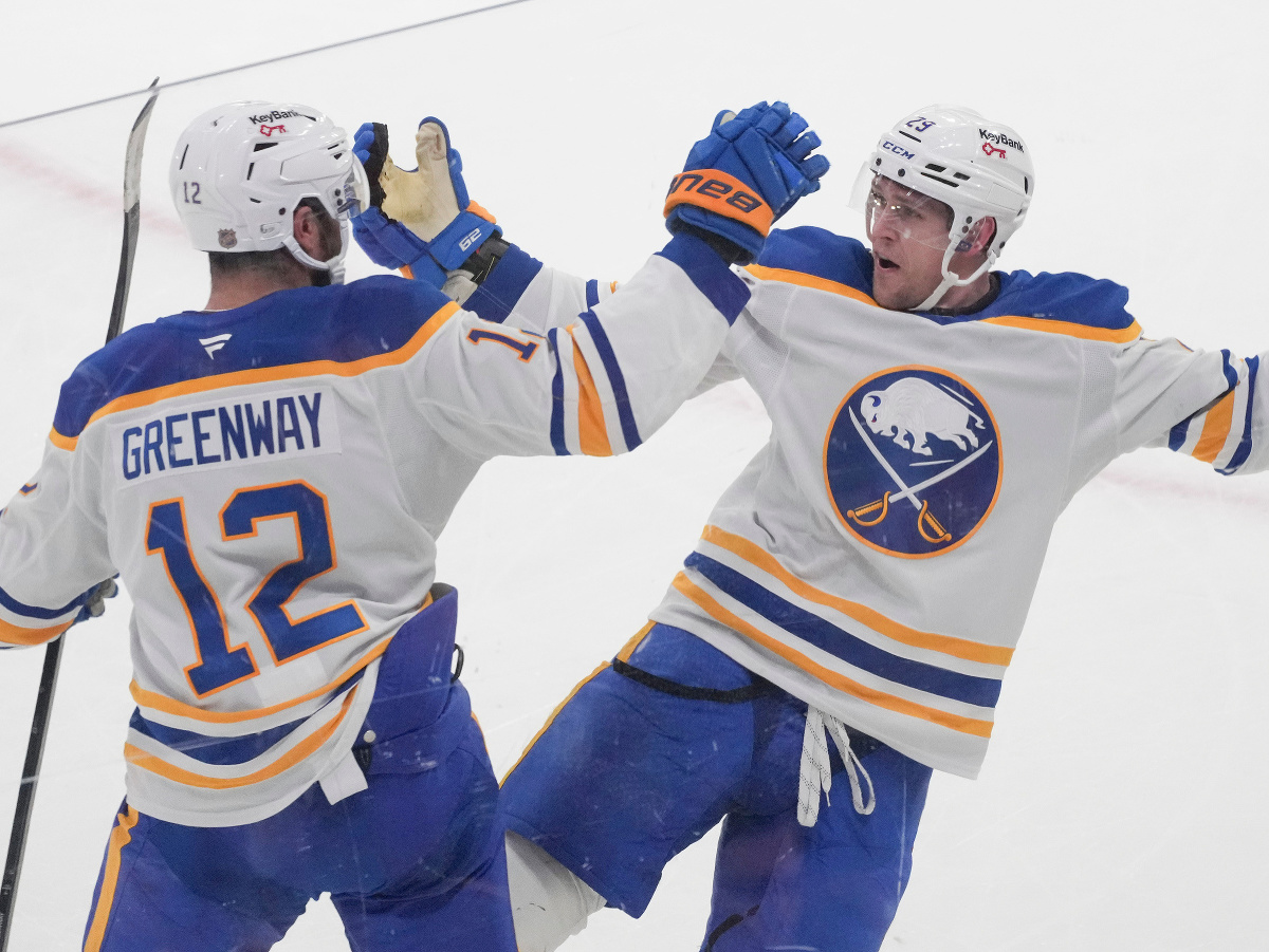 Slafkovský Silent, Canadiens Fall to Division Rival