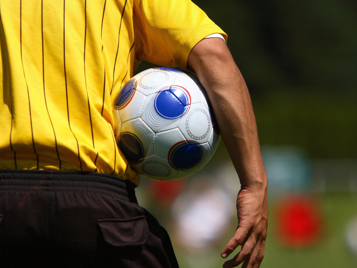 元サッカー審判員は試合に影響を与えるはずだった