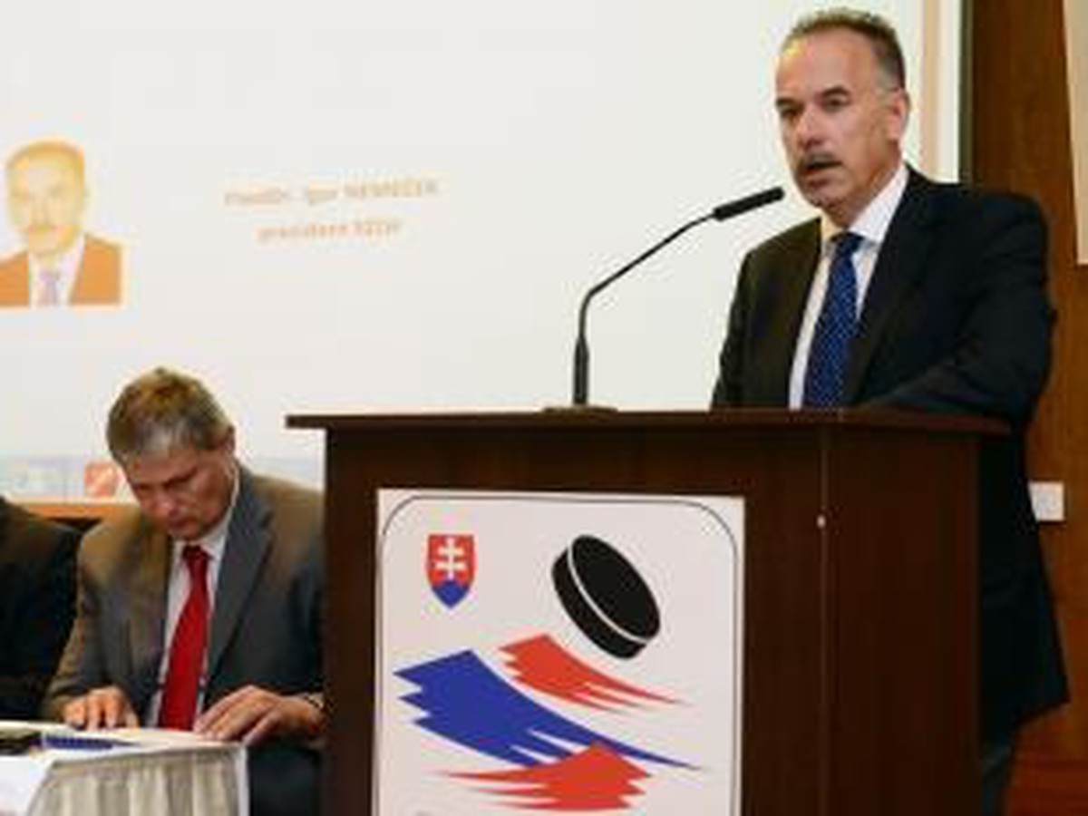Prezident SZĽH Igor Nemeček počas svojho prejavu