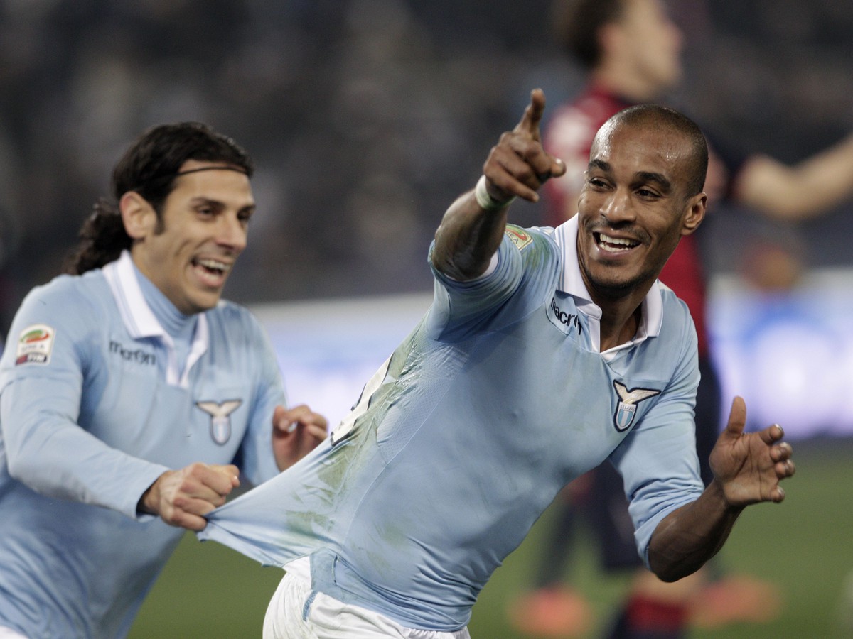 Abdoulay Konko oslavuje vyrovnávajúci gól do sietie Cagliari