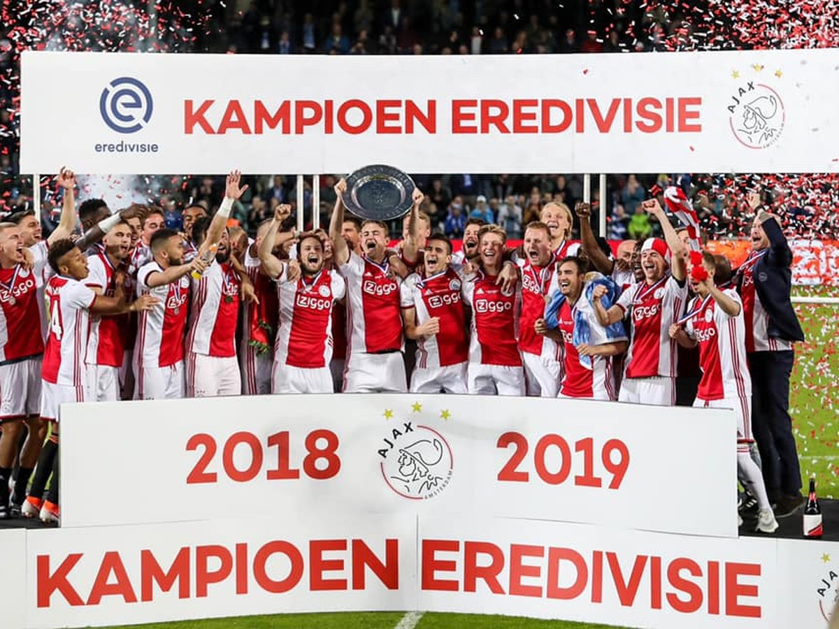 Futbalisti Ajaxu sa radujú z ligového titulu