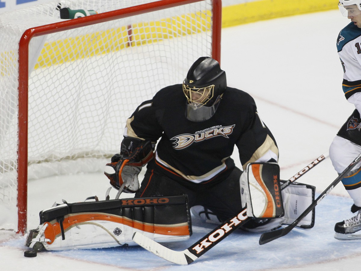 Jonas Hiller