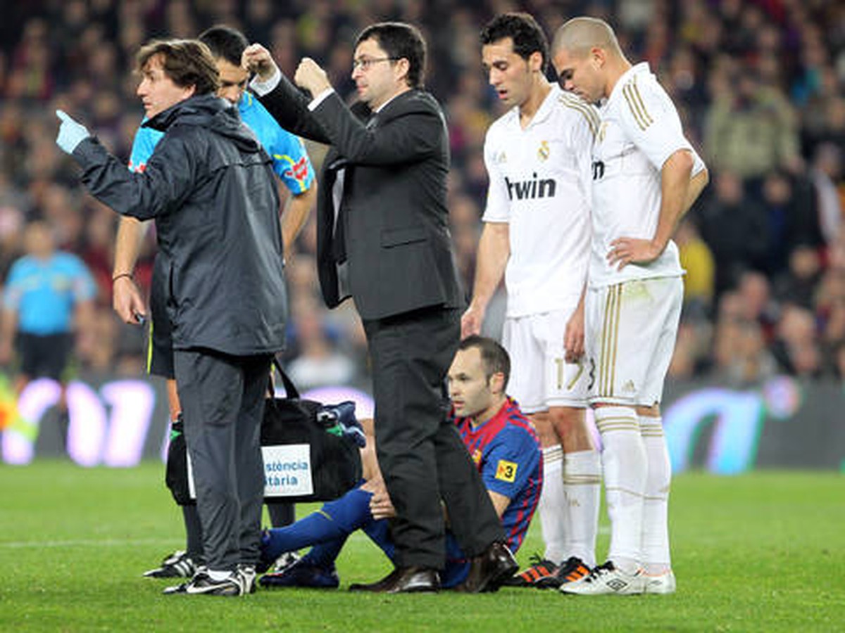 Zranený Andres Iniesta