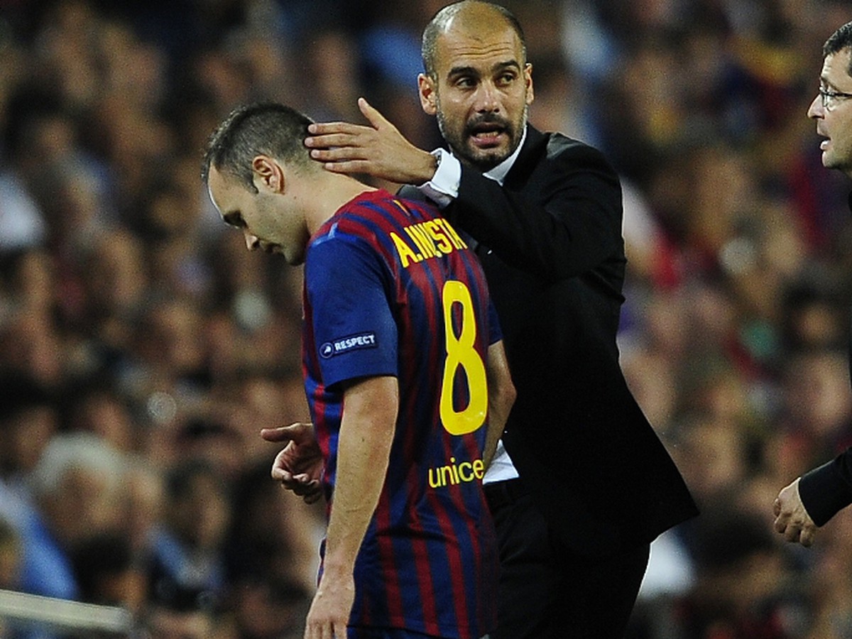 Iniesta musel striedať ešte v prvom polčase