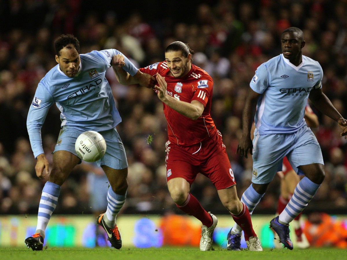 Andy Carroll v zápase proti City
