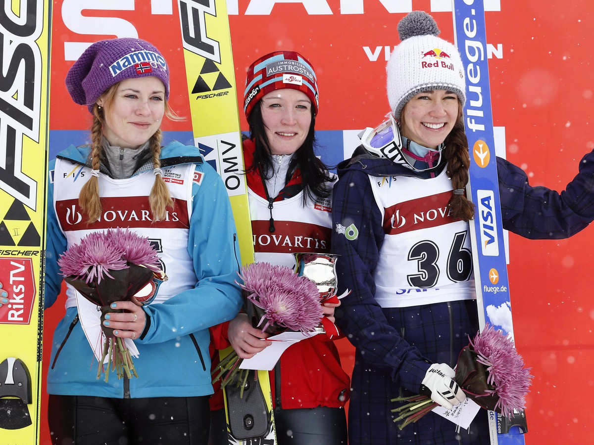 Anette Saganová, Jacqueline Seifriedsbergerová a Sarah Hendricksonová