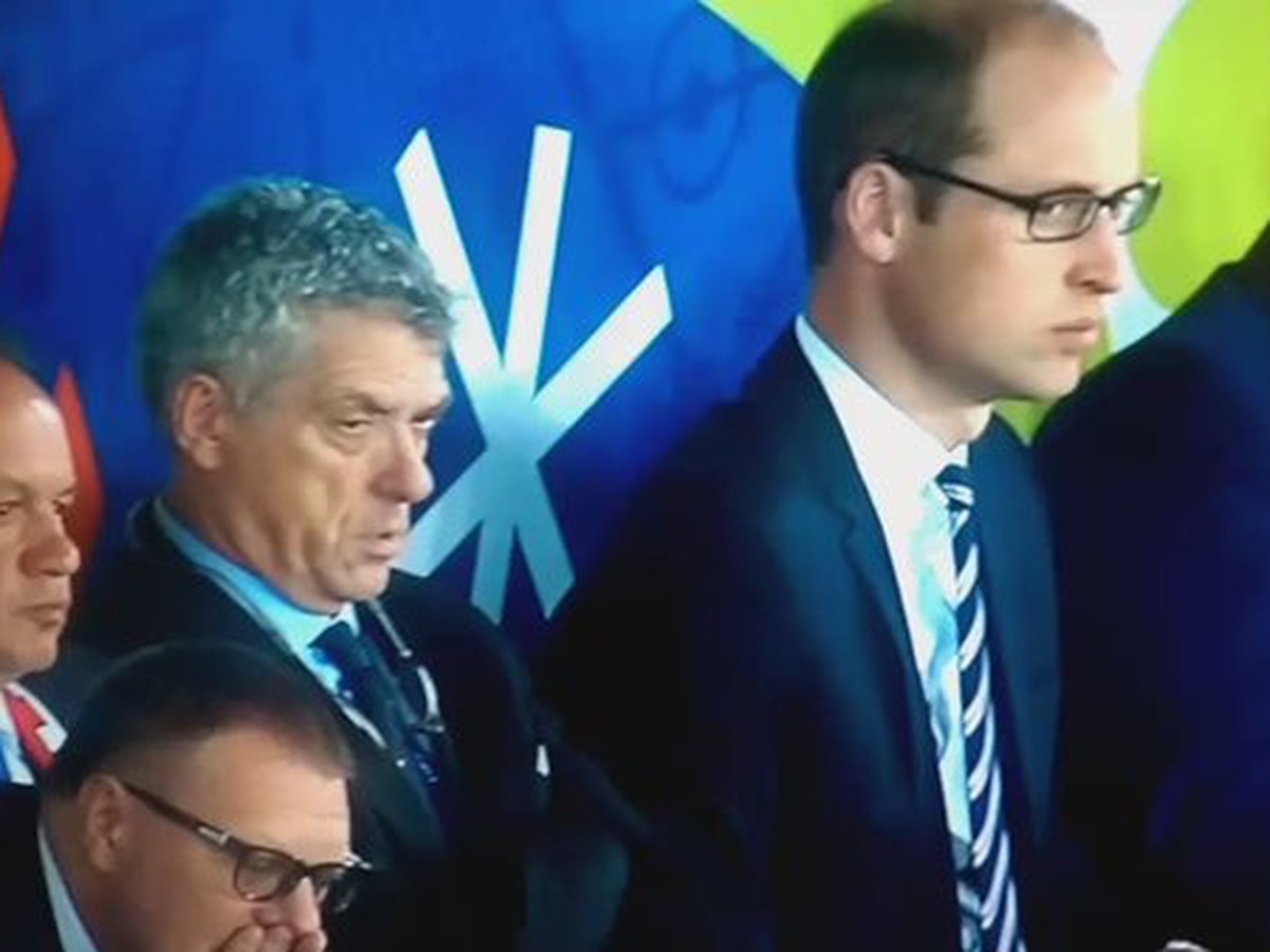 Šéf UEFA zaspal medzi princom Williamom a Andrejom Kiskom 