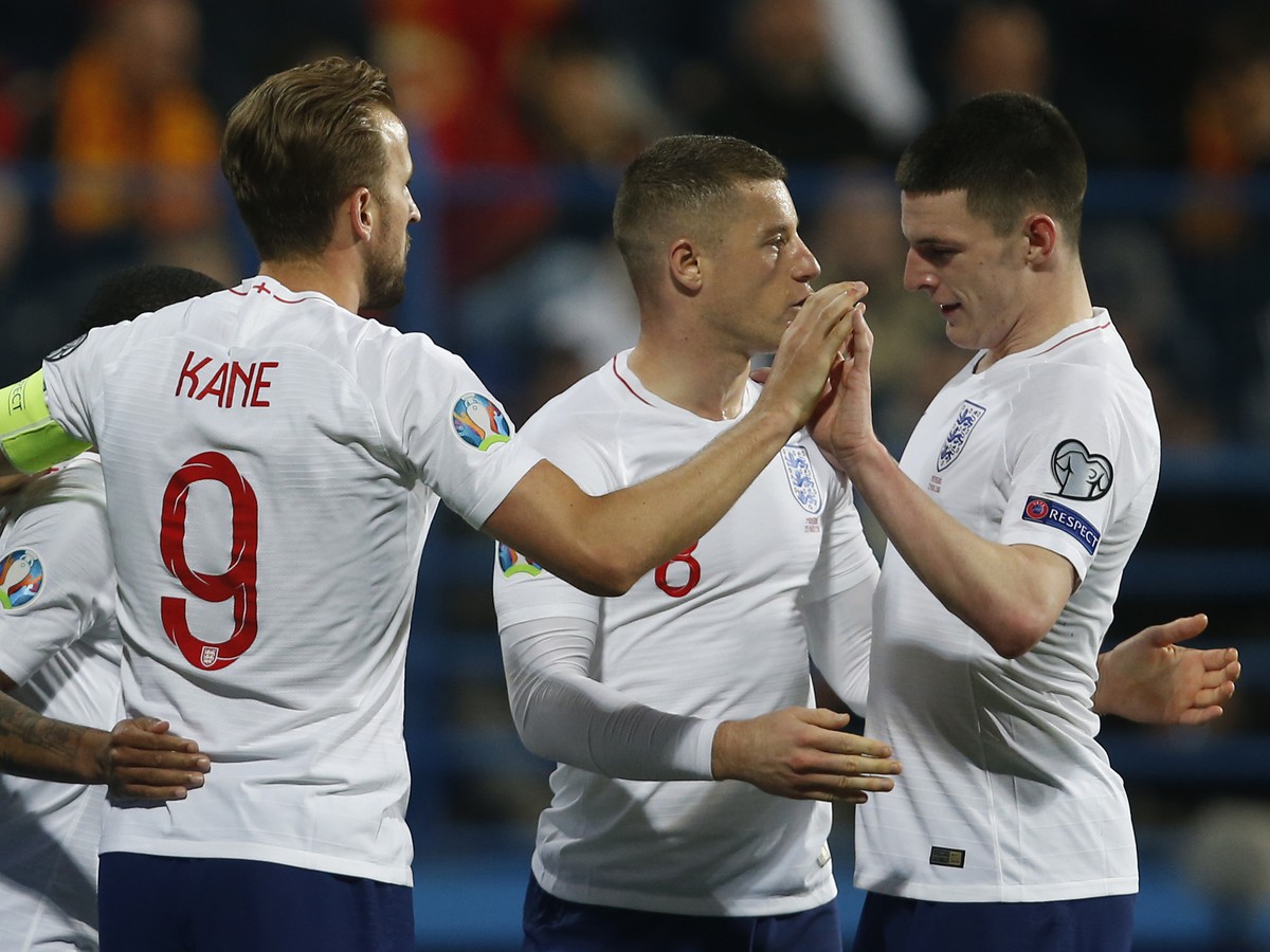 Hráči Anglicka oslavujú gól