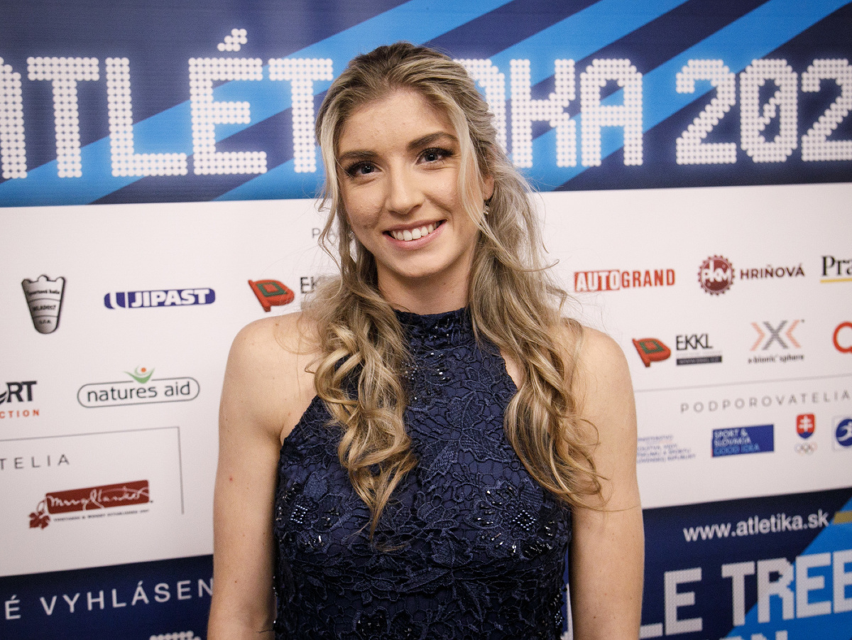 Víťazka ankety Atlét roka 2021 Emma Zapletalová počas tlačovej besedy SAZ (Slovenského atletického zväzu)
