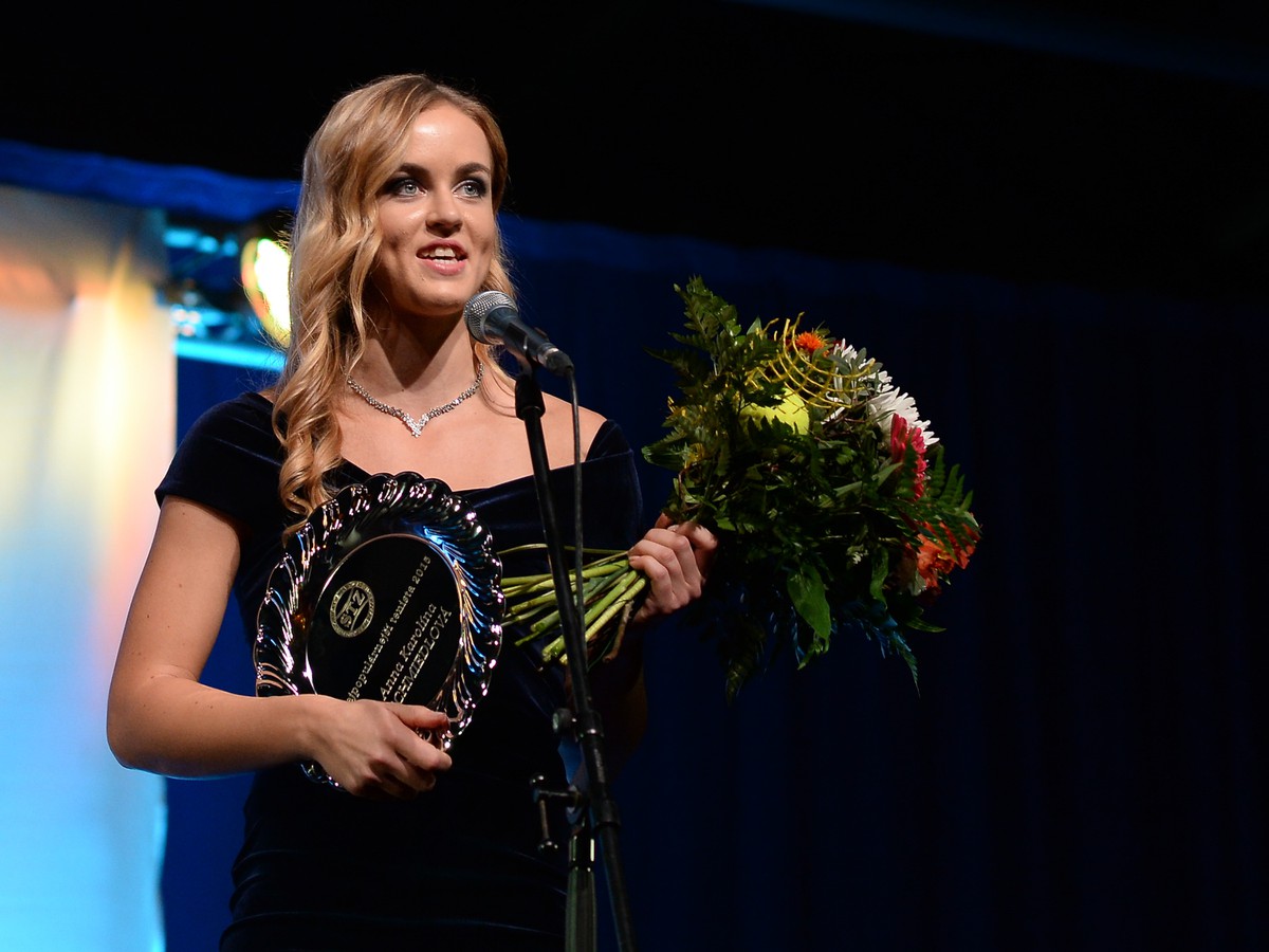 Víťazka kategórie Najpopulárnejší tenista Anna Karolína Schmiedlová počas 22. ročníka odovzdávania ankety Tenista roka 2015