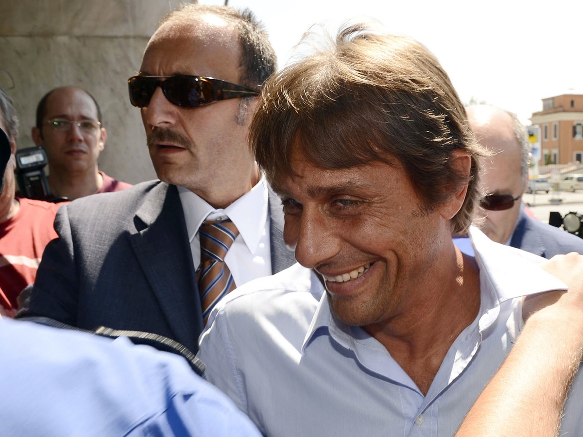 Antonio Conte dostal dištanc na desať mesiacov