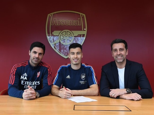 Gabriel Martinelli podpísal s Arsenalom novú zmluvu