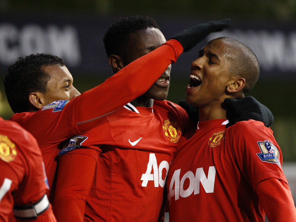 Ashley Young sa teší z gólu