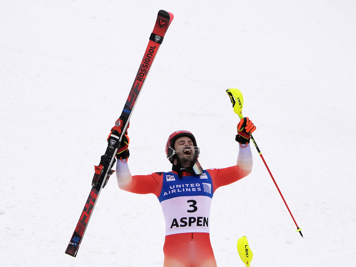 Loic Meillard počas slalomu v Aspene