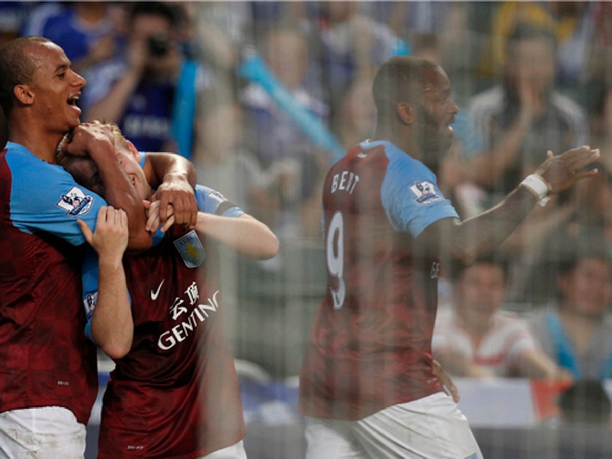 Darren Bent, Barry Bannan a Gabriel Agbonlahor