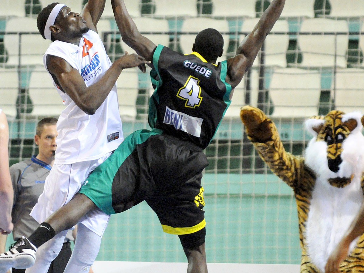 Ater Majok a Guy Guede