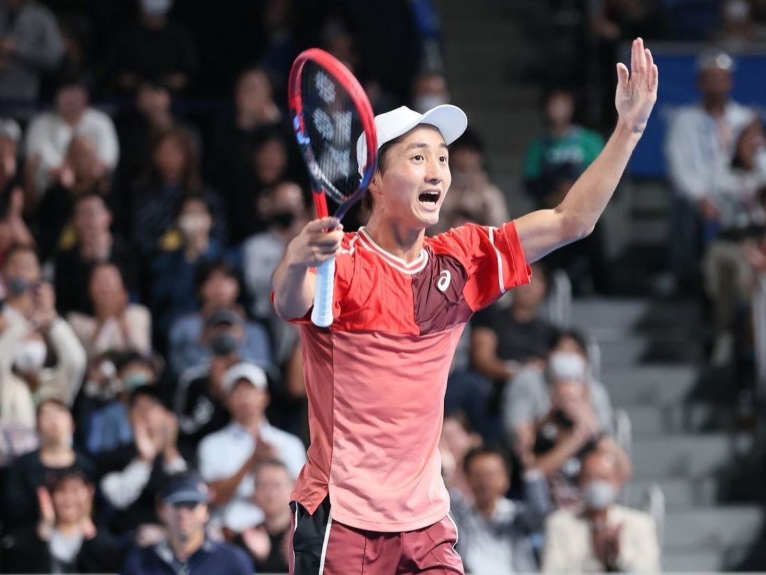 Japonský tenista  Šintaro Močizuki
