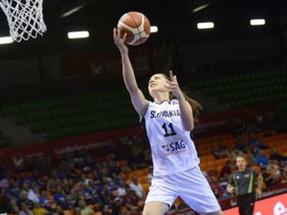 Na snímke Barbora Bálintová (SR) zaznamenala 29 bodov v zápase nadstavbovej F-skupiny majstrovstiev Európy v basketbale žien Slovensko - Chorvátsko (84:62)