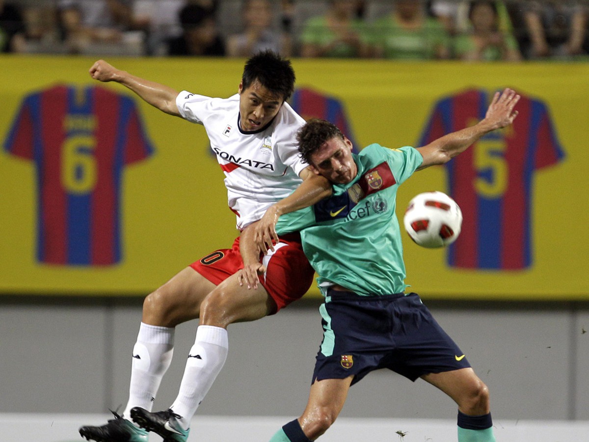 Messi v súboji o loptu