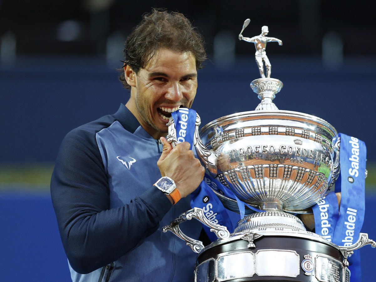 Rafael Nadal s víťaznou trofejou 