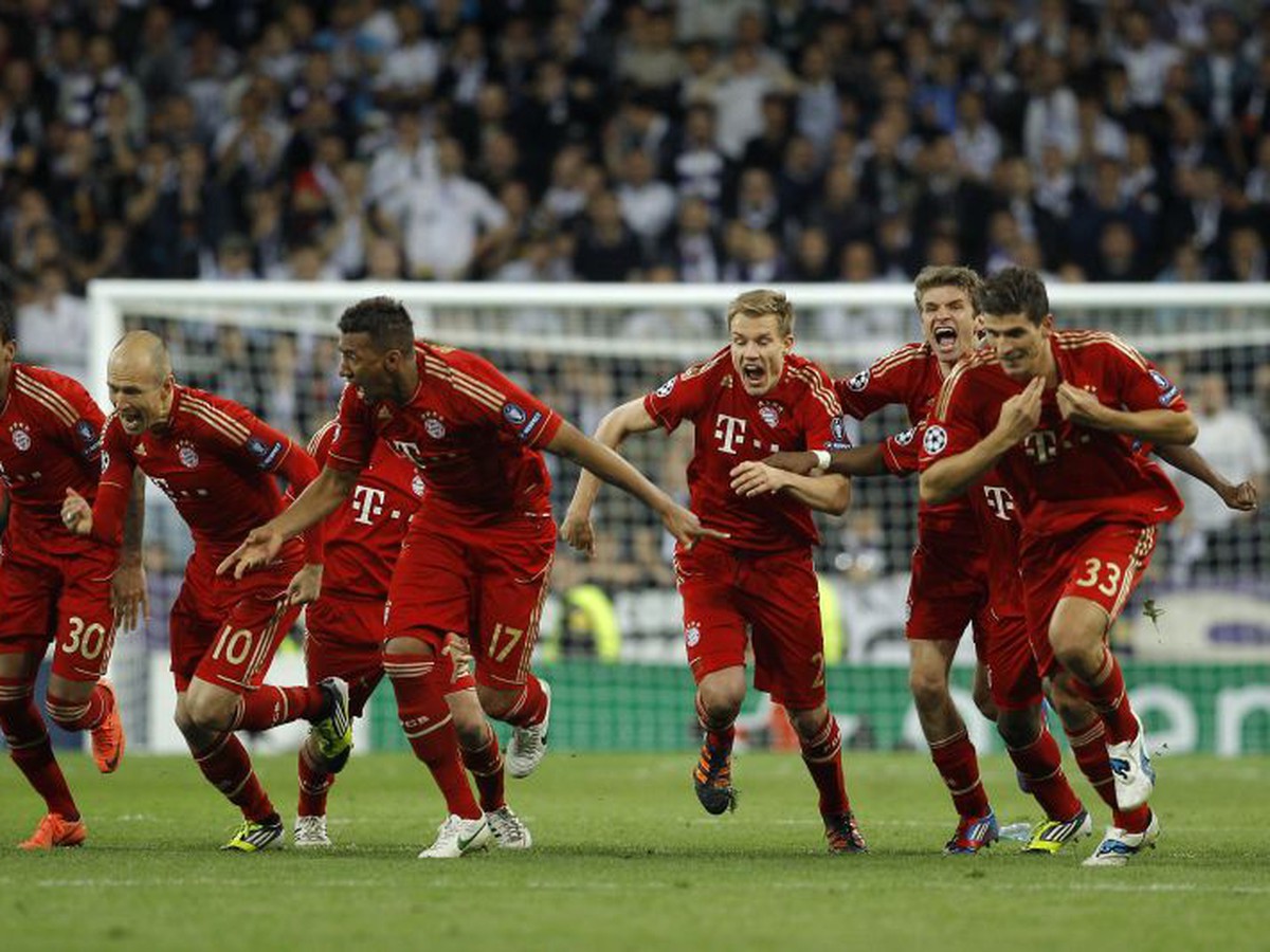 Hráči Bayernu sa tešia z postupu do finále