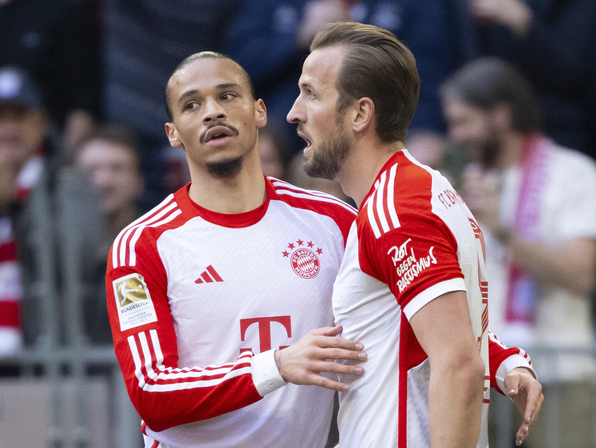 Harry Kane a Leroy Sané sa radujú z gólu Bayernu