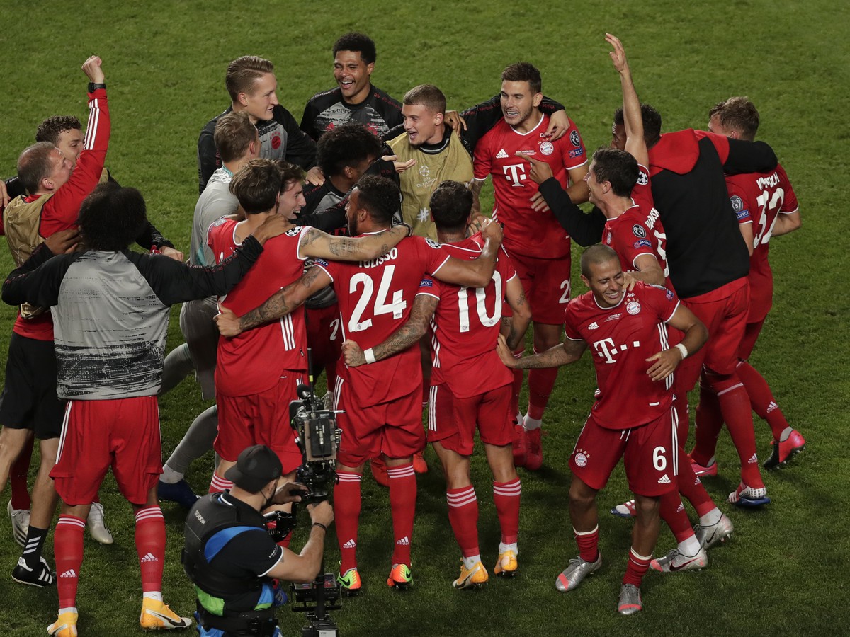 Radosť hráčov Bayernu Mníchov po víťazstve v Lige majstrov