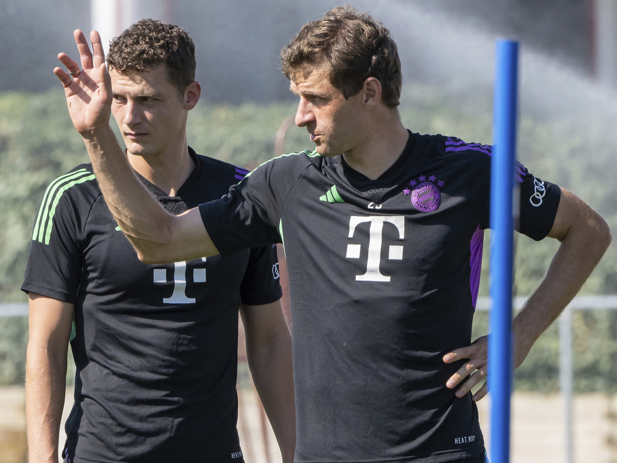 Thomas Müller (vpravo) počas predsezónnej prípravy Bayernu Mníchov