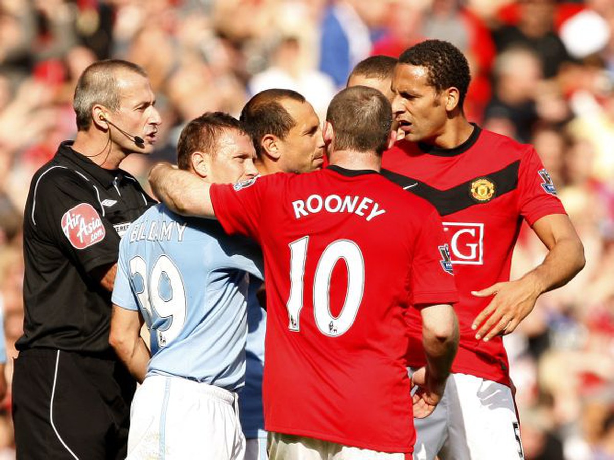 Bellamy, Rooney a Ferdinand si mali čo vysvetlovať
