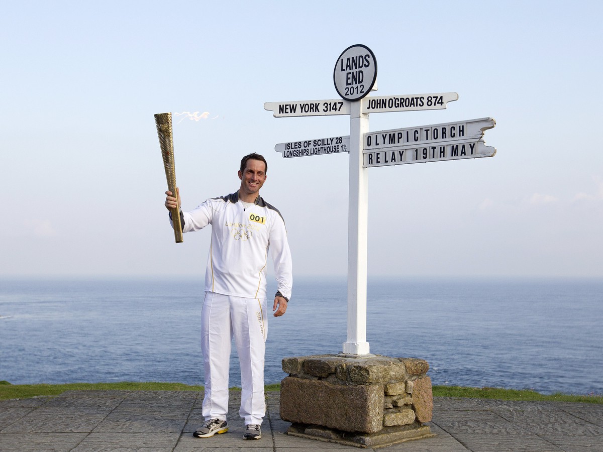 Ben Ainslie s olympijským ohňom