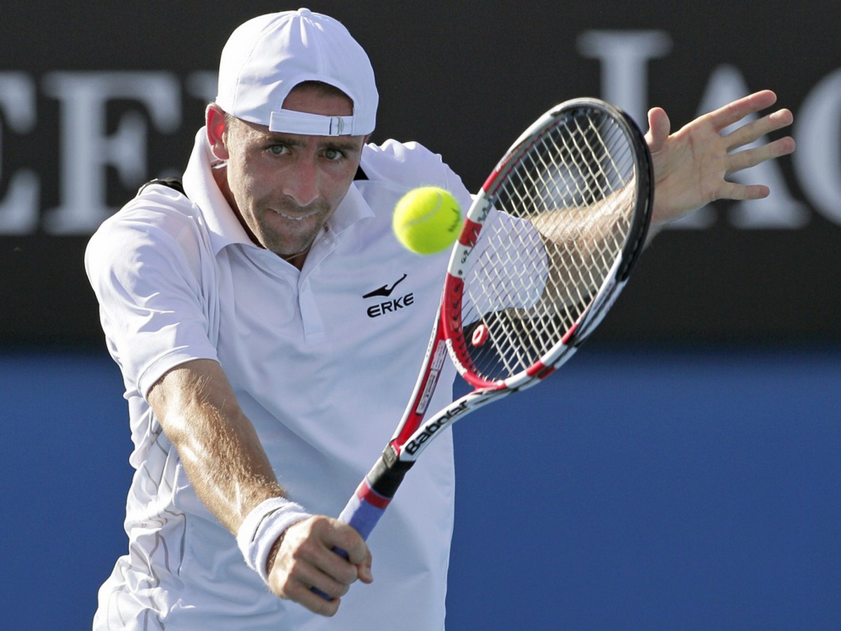 Nemecký tenista Benjamin Becker v úvodnom kole grandslamu Australian Open proti Cyperčanovi Baghdatisovi (16.1.)