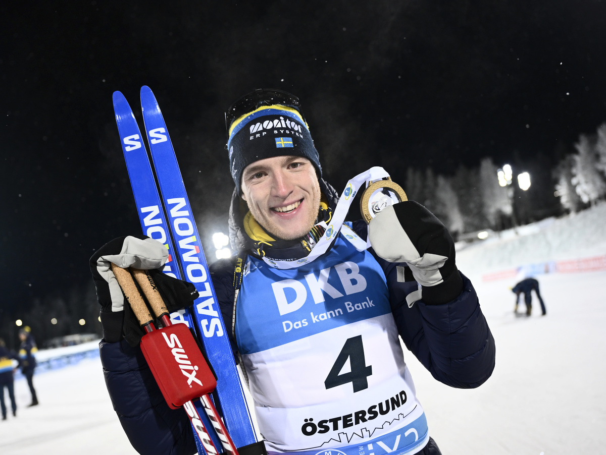 Švédsky biatlonista Sebastian Samuelsson triumfoval v stíhacích pretekoch v Östersunde
