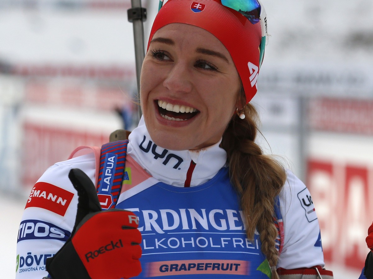Slovenská reprezentantka Paulína Fialková na trati v súťaži na 15 km žien v 1. kole Svetového pohára biatlonistiek v slovinskej Pokljuke