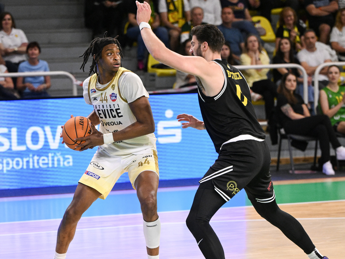 Zľava Karl William Gamble Jr. (Levice) a Trent Elliot Buttrick (Inter)
