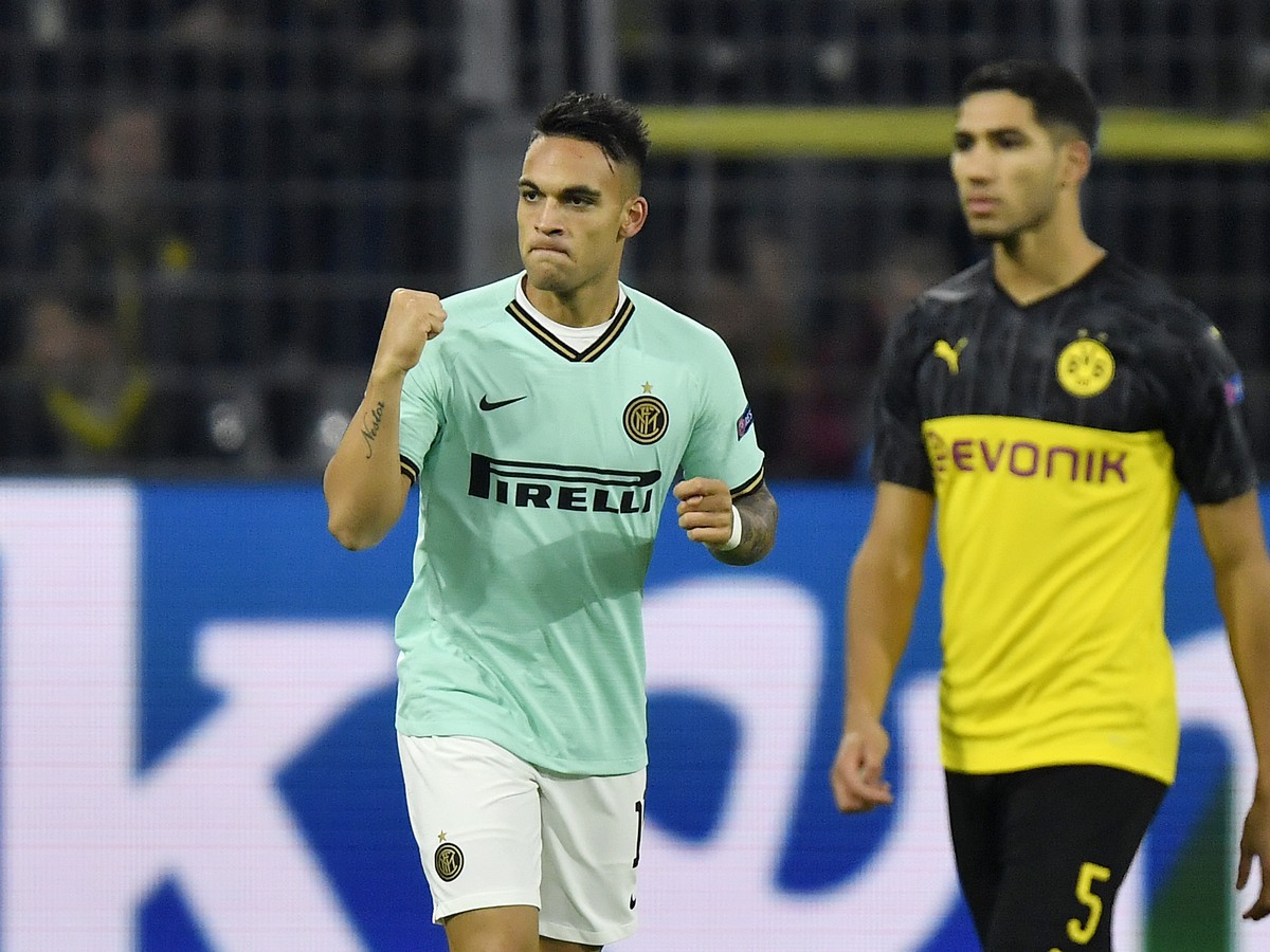 Lautaro Martinez oslavuje gól do siete Dortmundu
