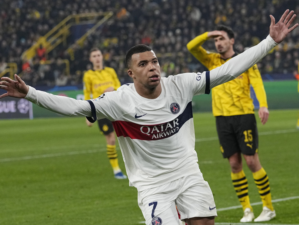Kylian Mbappé (PSG) oslavuje gól v sieti Dortmundu
