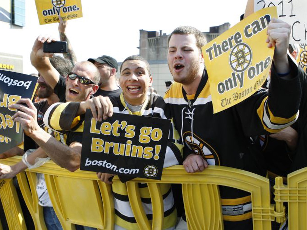 Fanúšikovia Bostonu oslavujú zisk Stanley Cupu