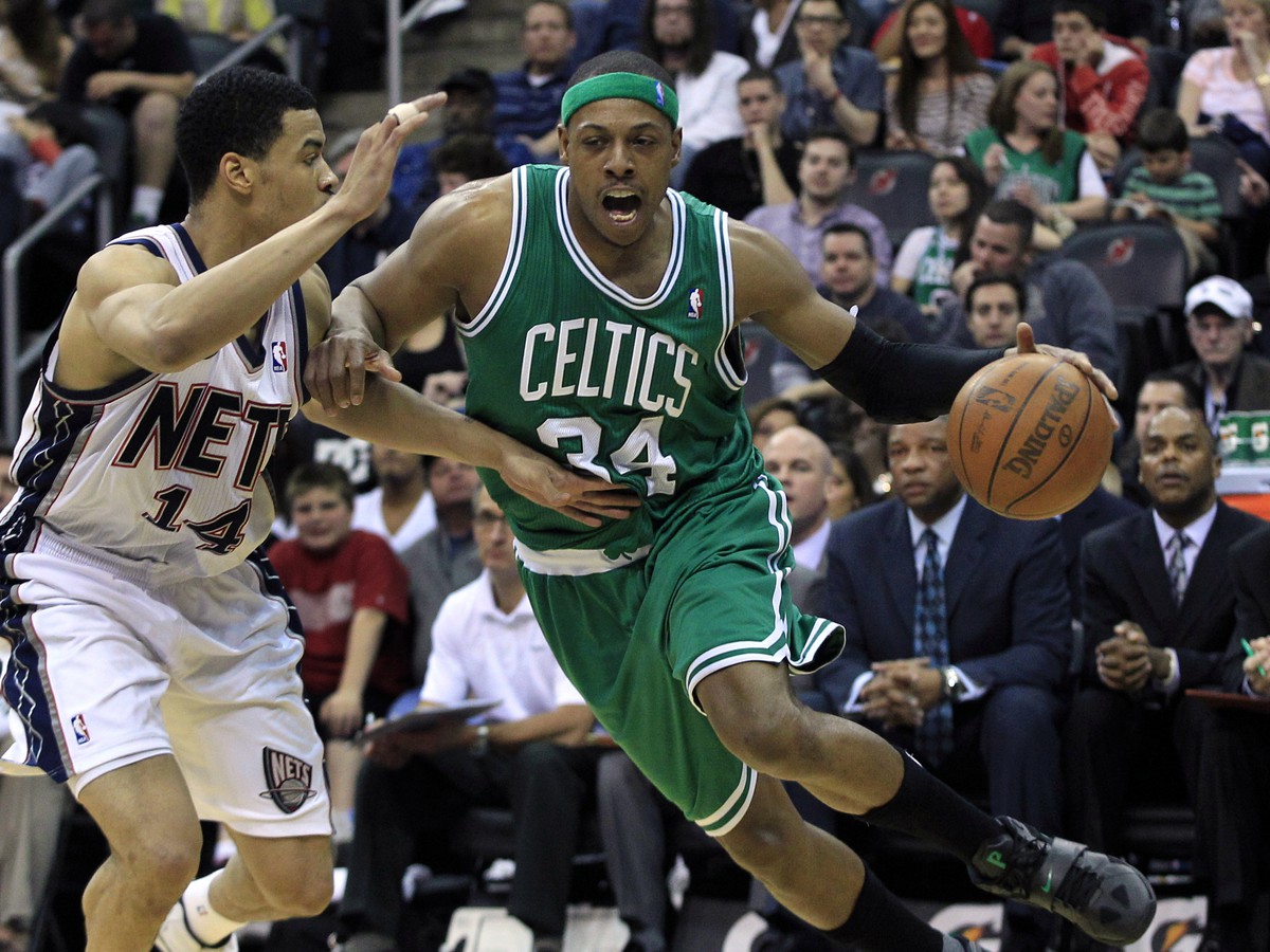Gerald Green a Paul Pierce v súboji