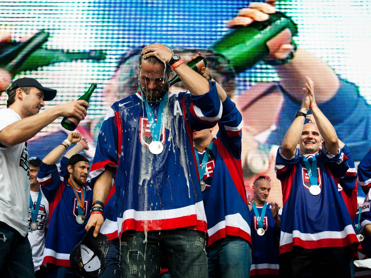 Slovenskí hokejisti na námestí SNP v Bratislave